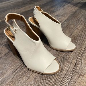 White leather peeptoe heel sandal platform